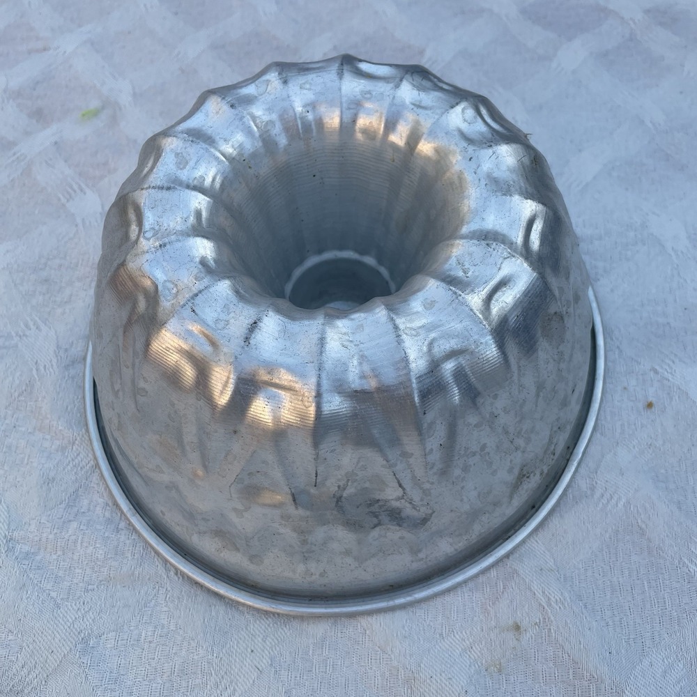 Vintage Large Tin / Steel Dessert Bundt Cake Pan JELL-O Gelatin Mold 9.5" dia.